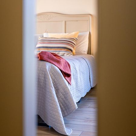 B&B Tra I Laghi Casale Corte Cerro Eksteriør bilde